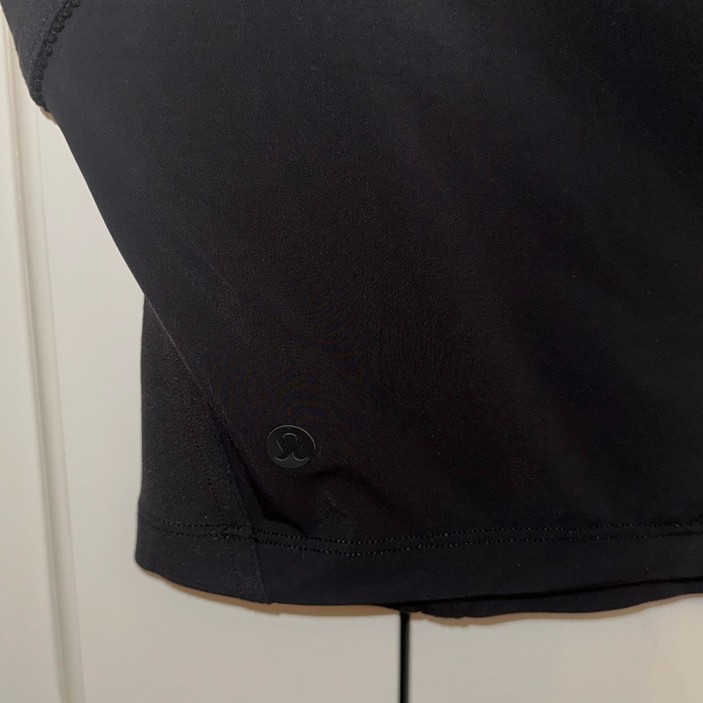 Lululemon Black Cropped Top - Picture 5 of 8
